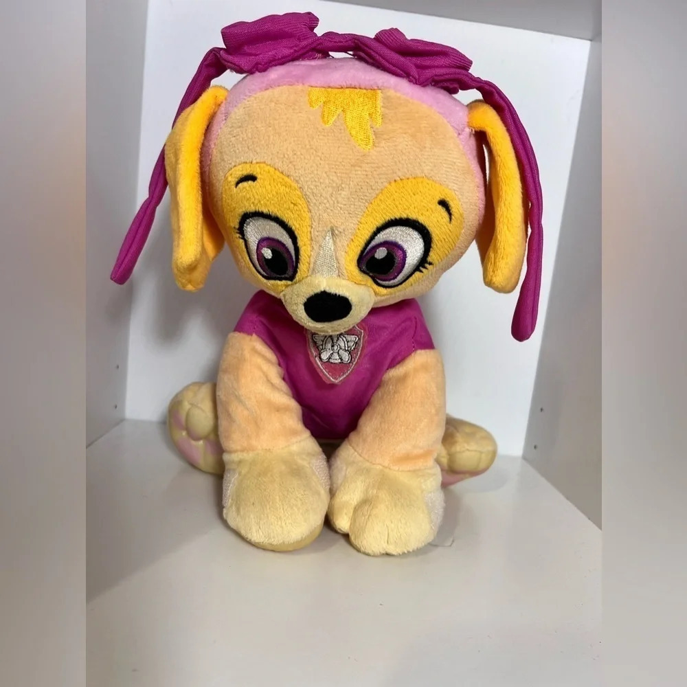 Nickelodeon paw patrol Skye the cockapoo 10inch complete with goggles and badge